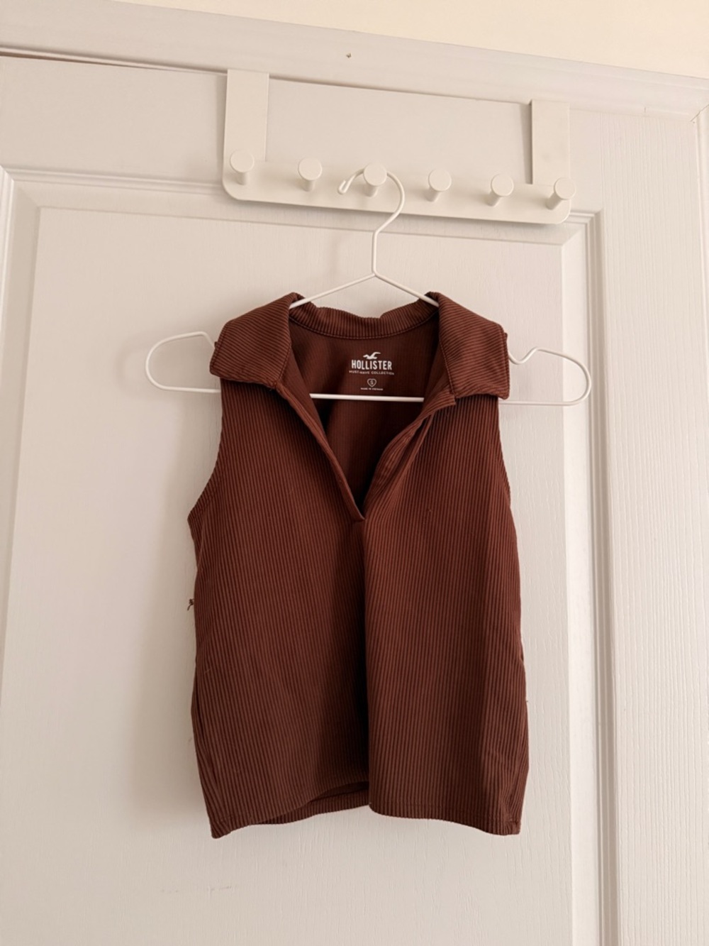 Hollister Ribbed Sleeveless Zip Polo Top - Rust Brown